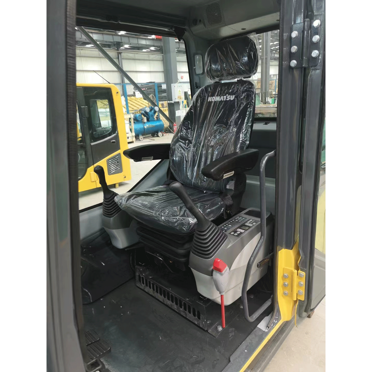 KOMATSU PC130-7/PC200-7 Cab