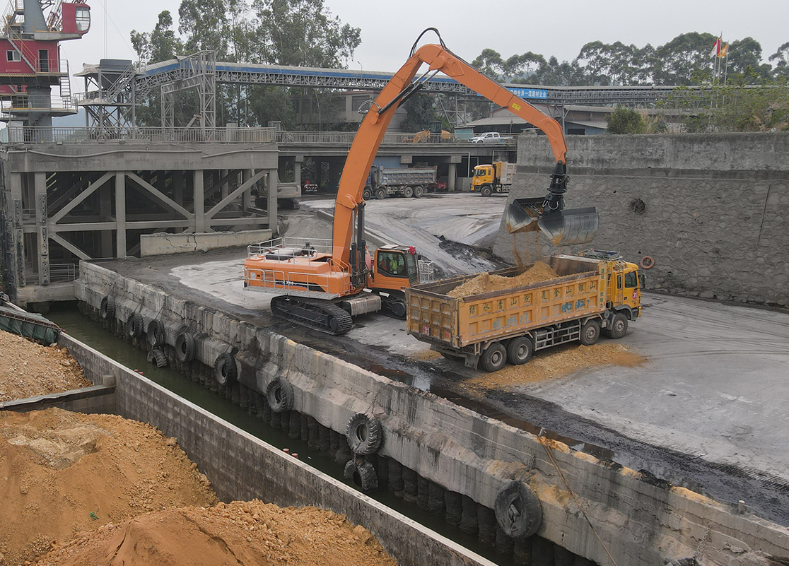 SDSZ-750-75T-Crawler-Material-Handler